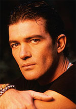   (Antonio Banderas)