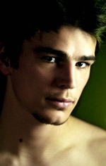   (Josh Hartnett)