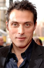   (Rufus Sewell)